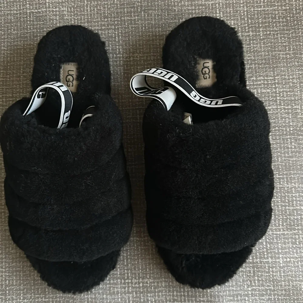 UGG Black Fluff Yeah Slides Slippers with Logo Strap size 9 - Picture 2 of 11